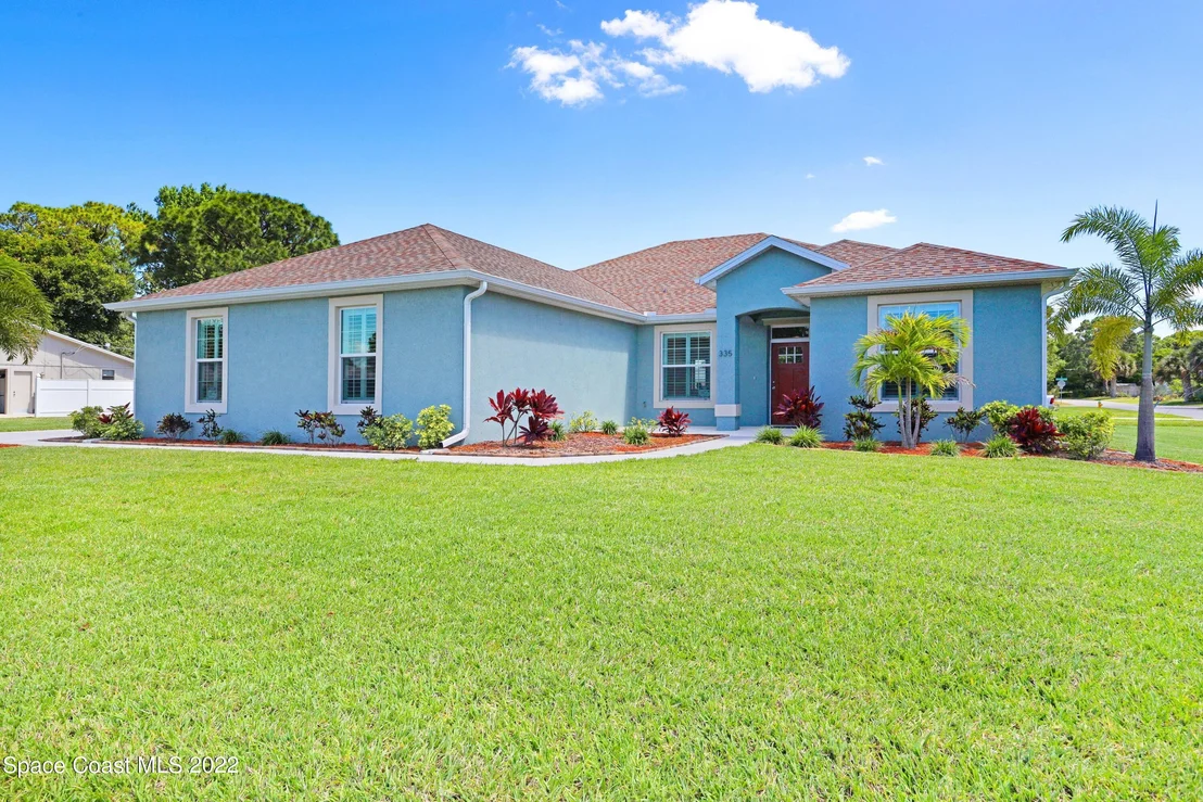 Photo of 335 Pine Boulevard