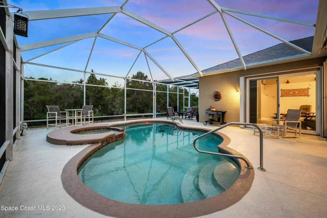 Photo of 665 Carriage Hill Road