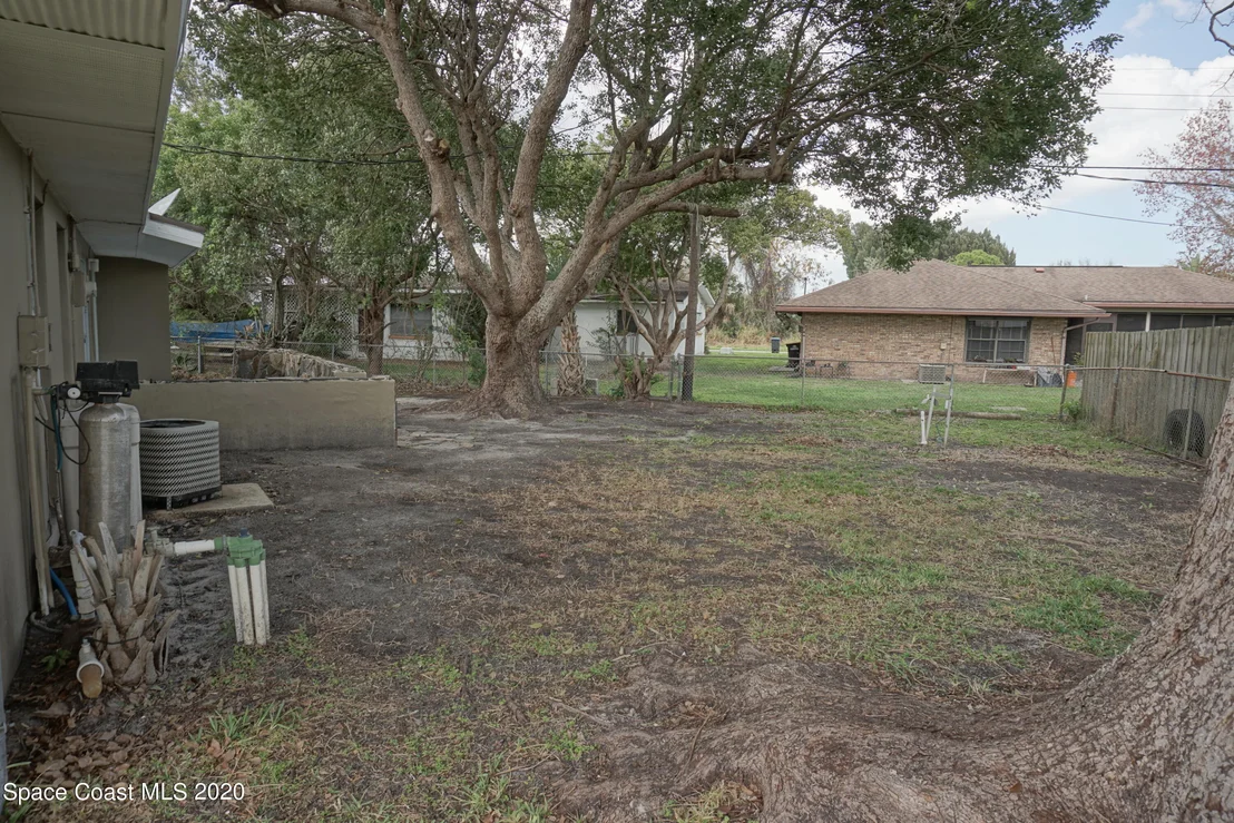 Photo of 1084 Daytona Drive NE
