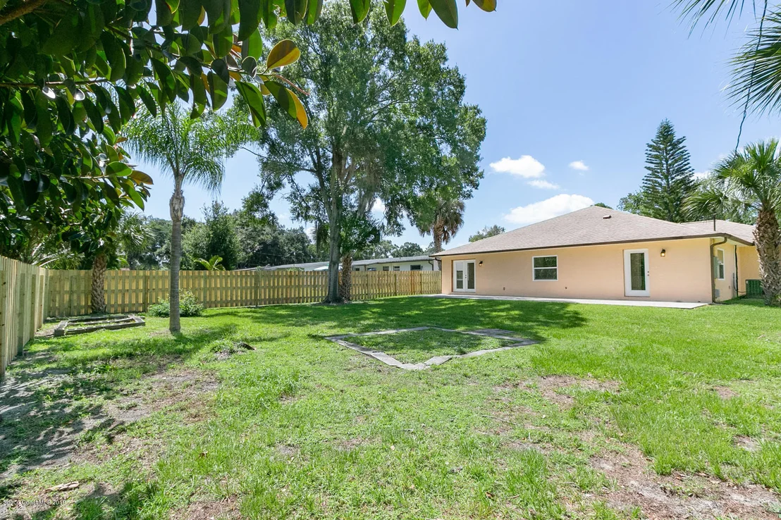 Photo of 1044 Bernice Road