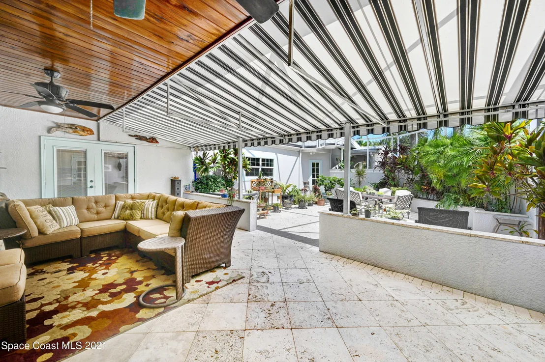 Photo of 600 N Riverside Drive