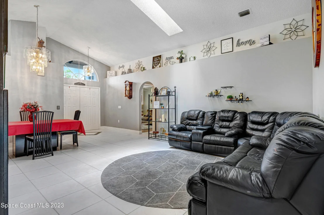 Photo of 6830 Whitetail Court