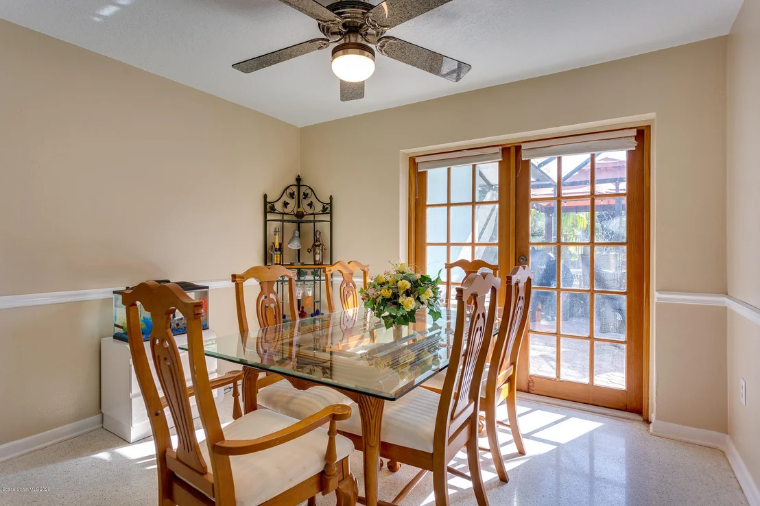 Photo of 611 Mango Drive