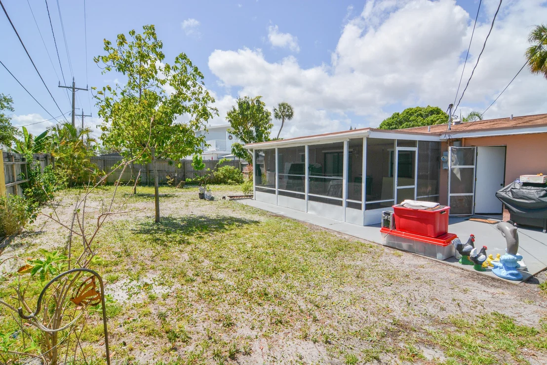 Photo of 857 Ixora Drive