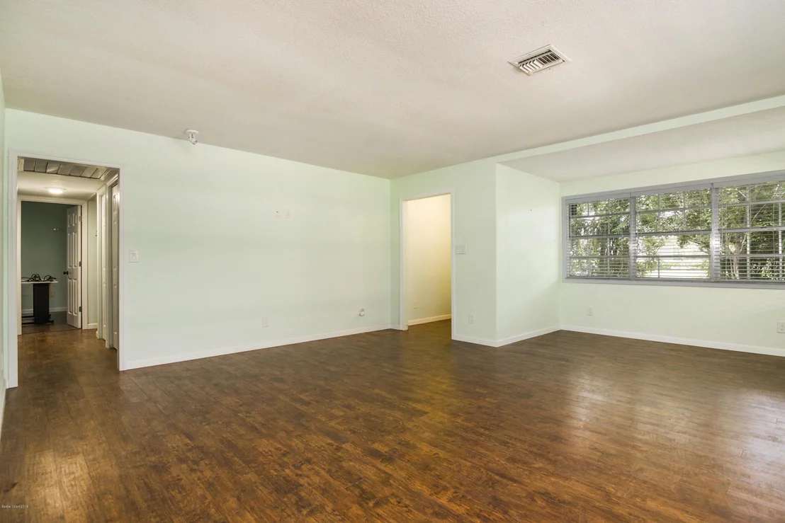 Photo of 6890 Ward Parkway