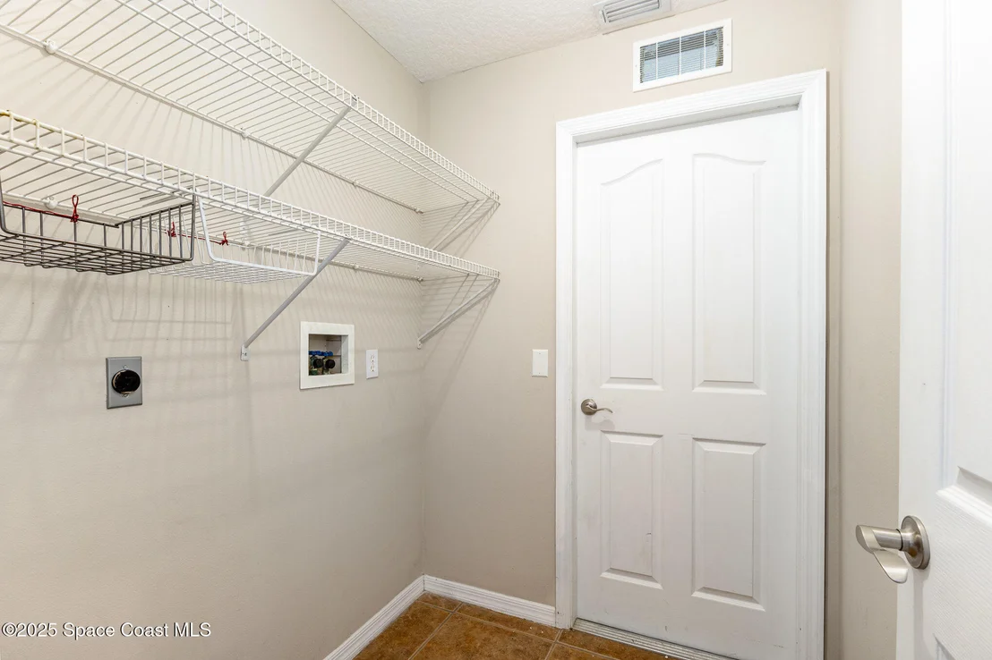 Photo of 6480 Annapolis Street