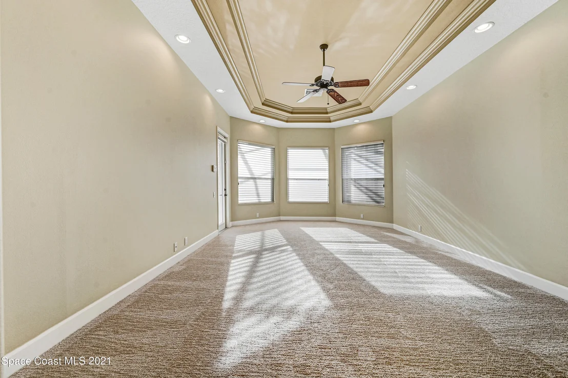 Photo of 882 Oak Park Drive