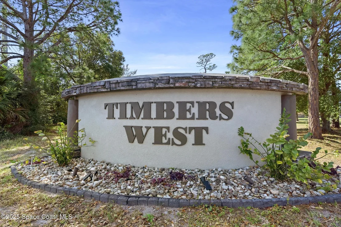 Photo of 1805 Laurel Oak Drive N