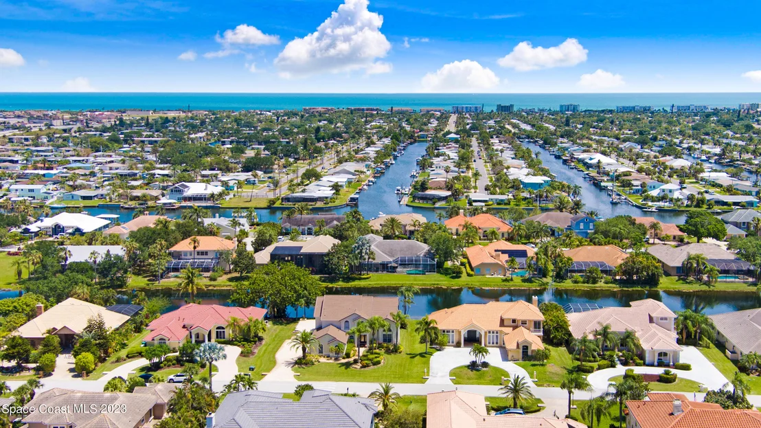 Photo of 335 Lanternback Island Drive