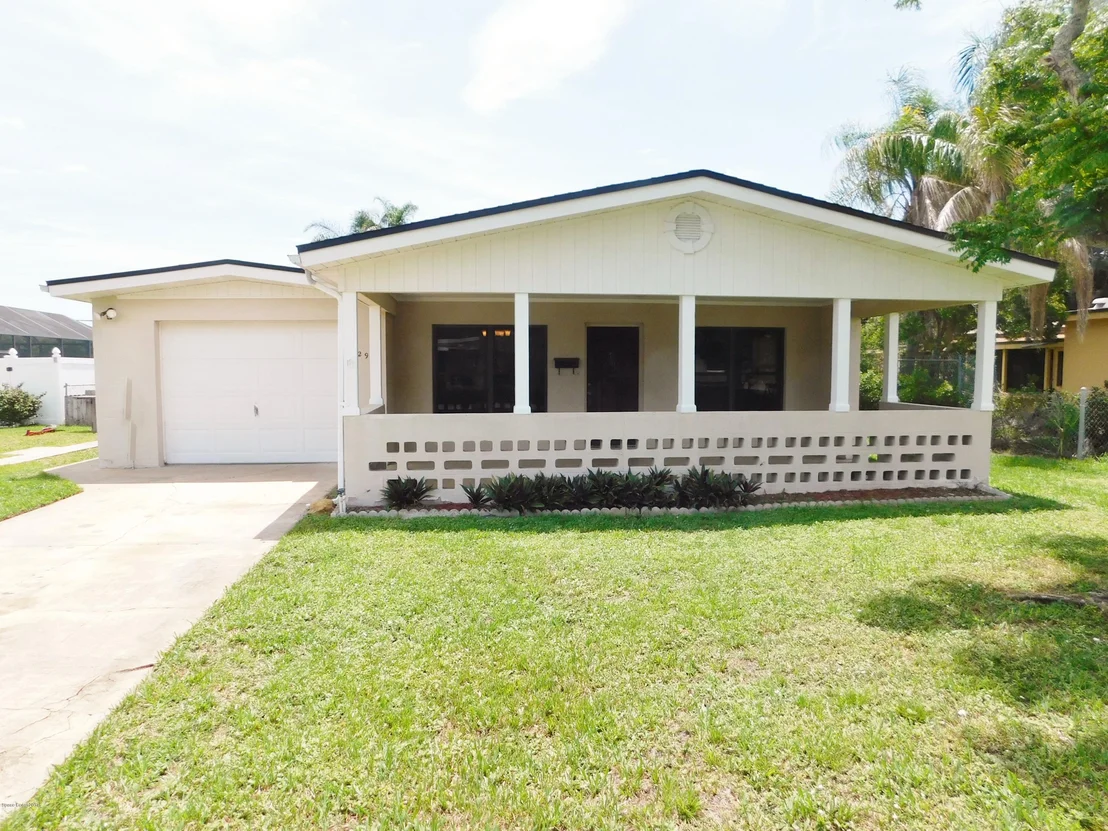Photo of 729 Teak Drive