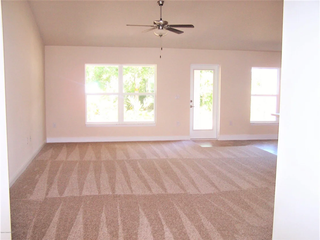 Photo of 1539 Summit Road SE