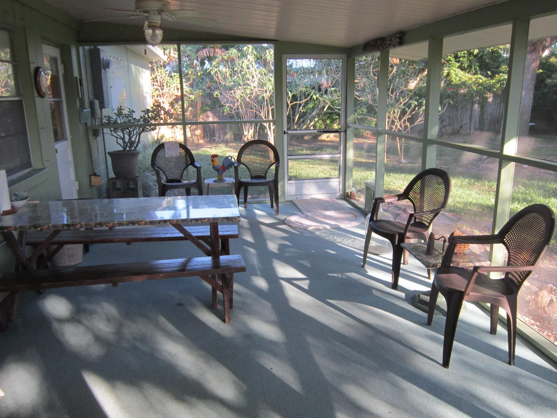 Photo of 311 Avenida De La Vista