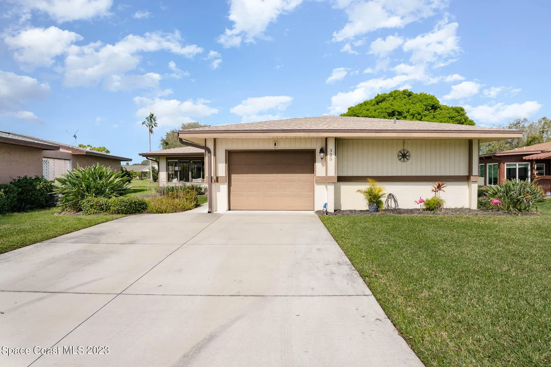 Photo of 320 Bayhead Drive
