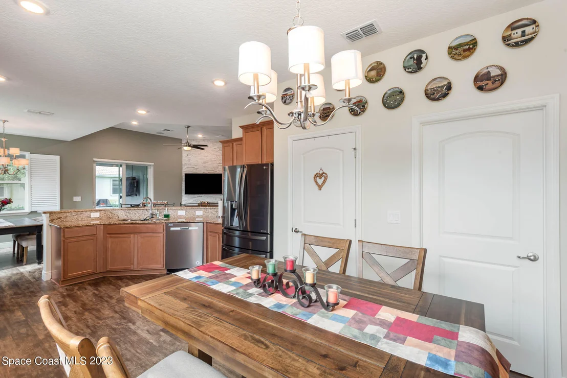 Photo of 376 Sandcrest Circle