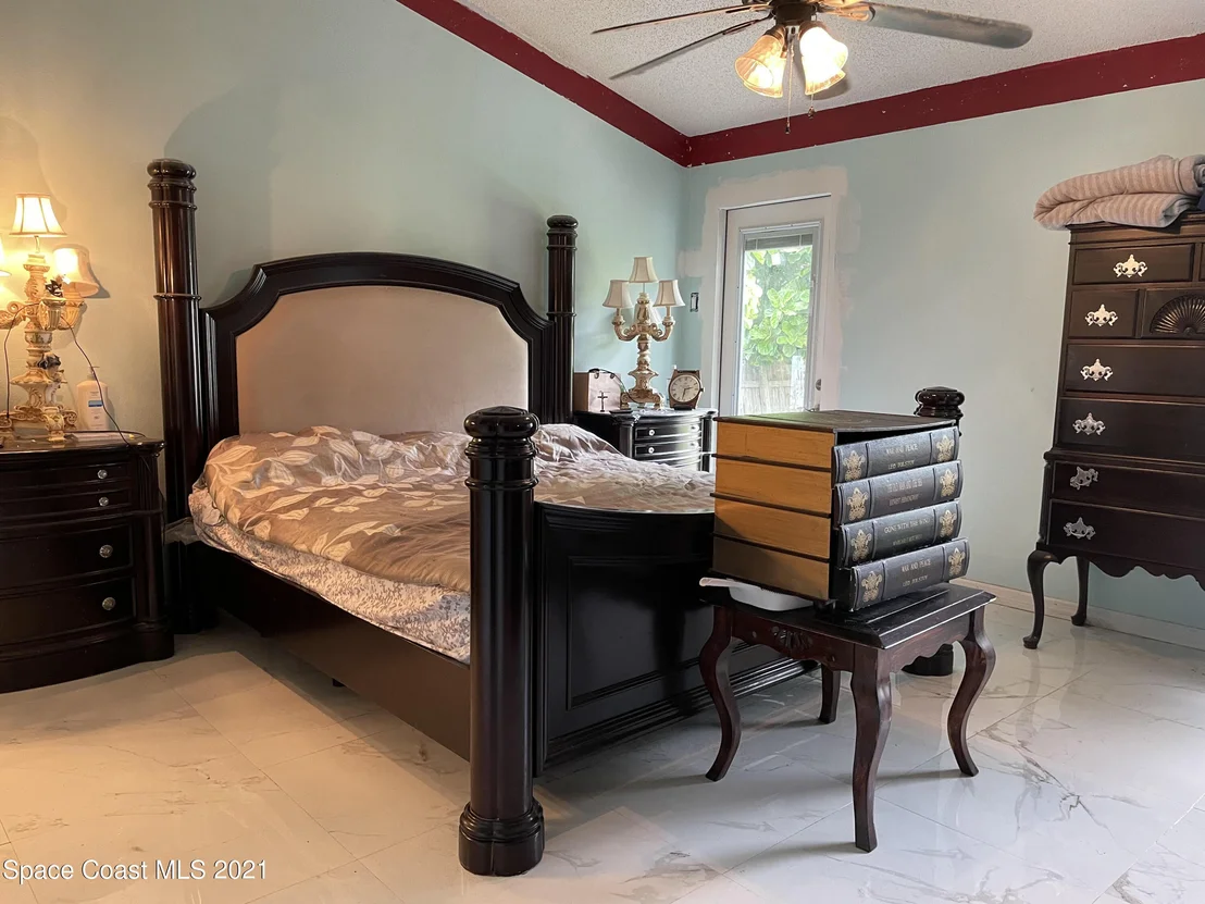 Photo of 751 Becker Avenue NE