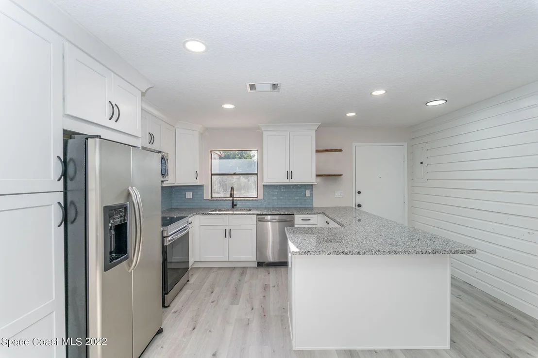 Photo of Unit 921 at 2345 Golf Lake Circle