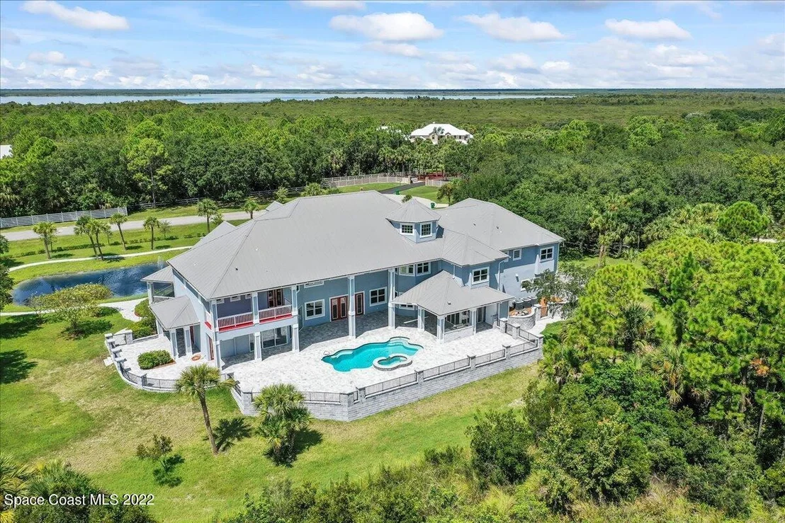 Photo of 5660 Willoughby Drive