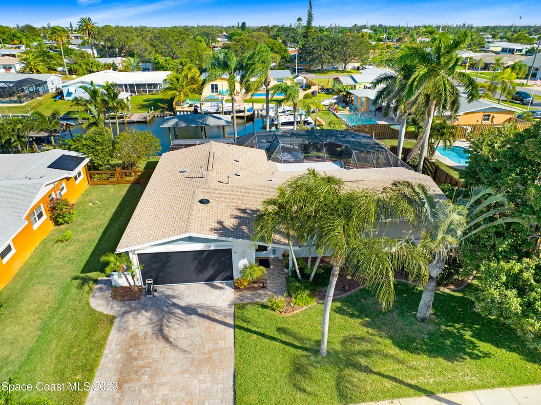 Photo of 405 Thrush Drive