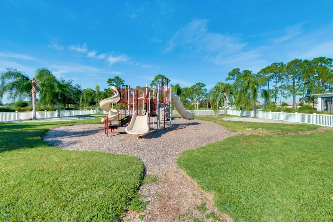 Photo of 1986 Windbrook Drive SE