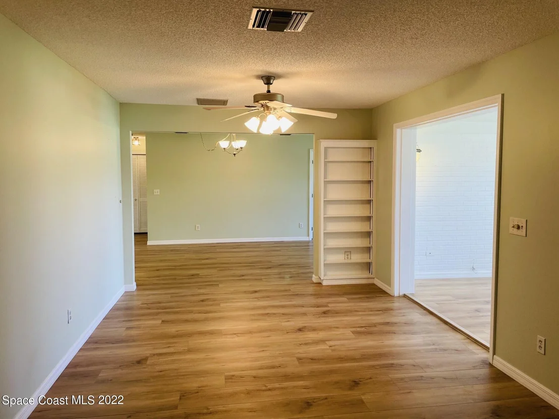 Photo of 216 Chalet Avenue
