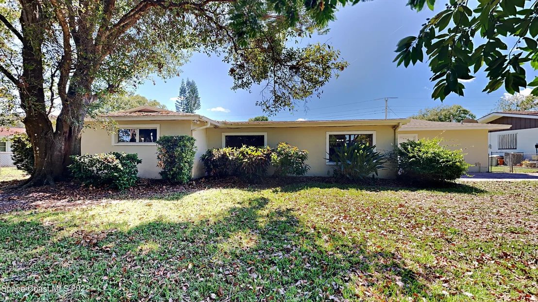Photo of 1403 Gleneagles Circle