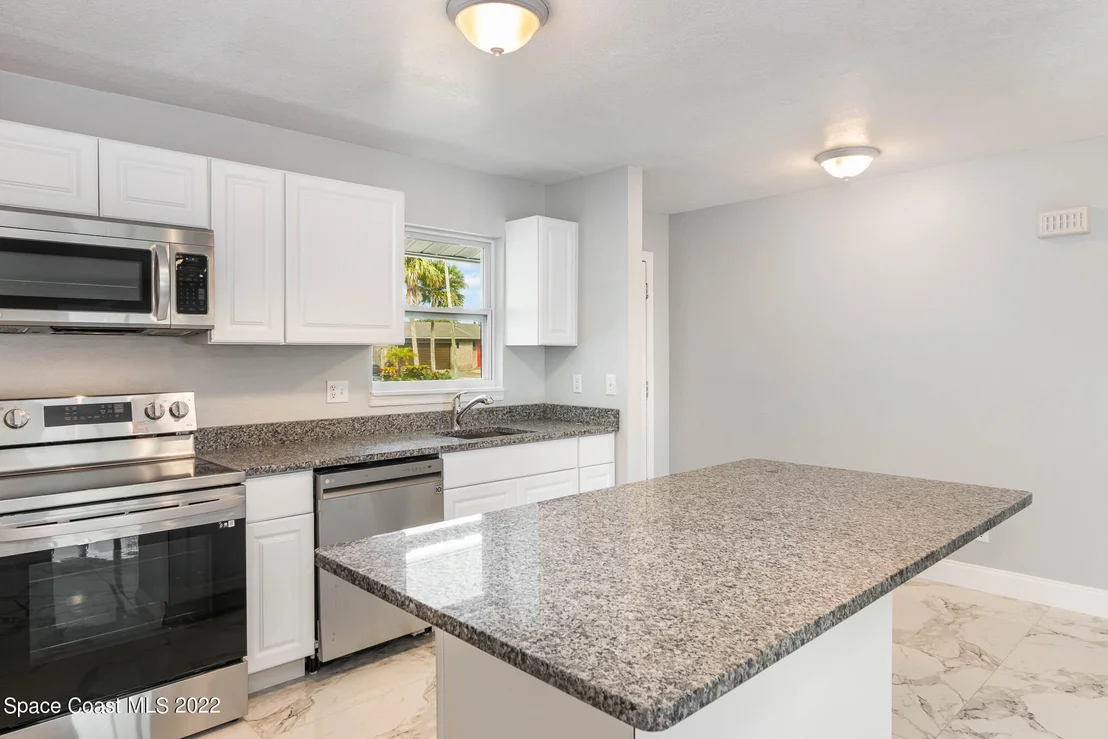 Photo of 1541 Spruce Road