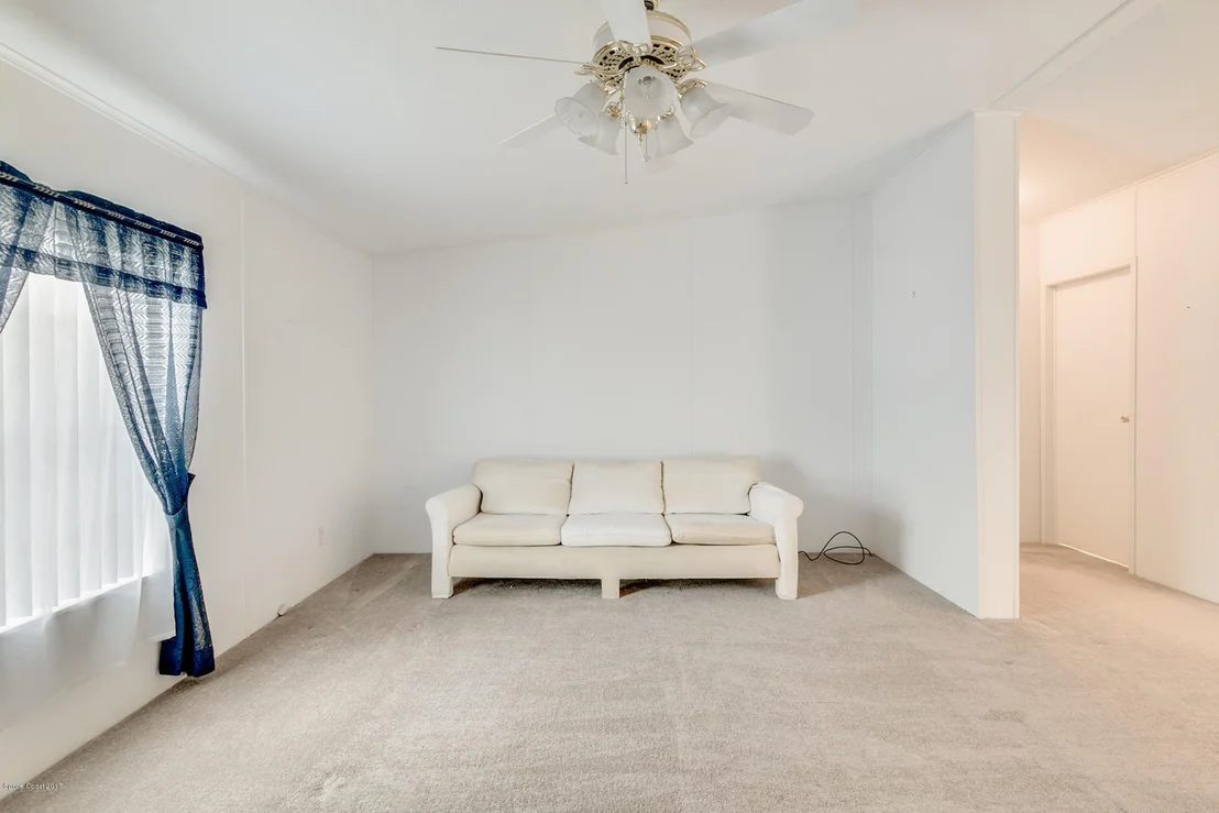 Photo of 725 Outer Drive