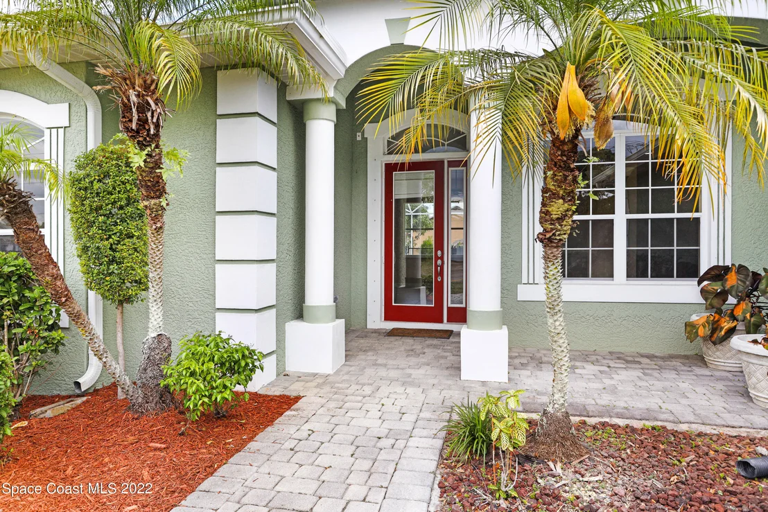 Photo of 1601 Eldron Boulevard SE