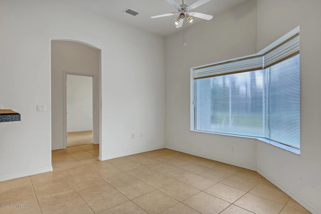 Photo of 975 Pineland Drive