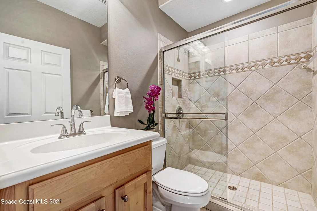 Photo of 882 Oak Park Drive