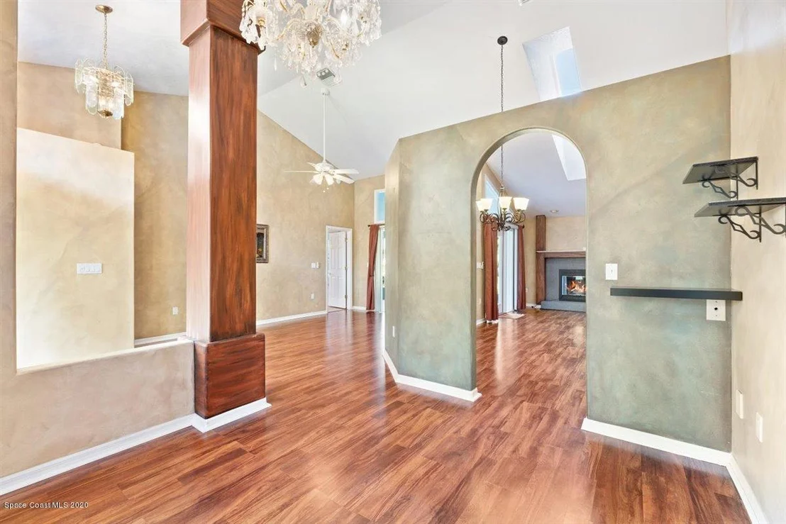 Photo of 984 Pelican Lane