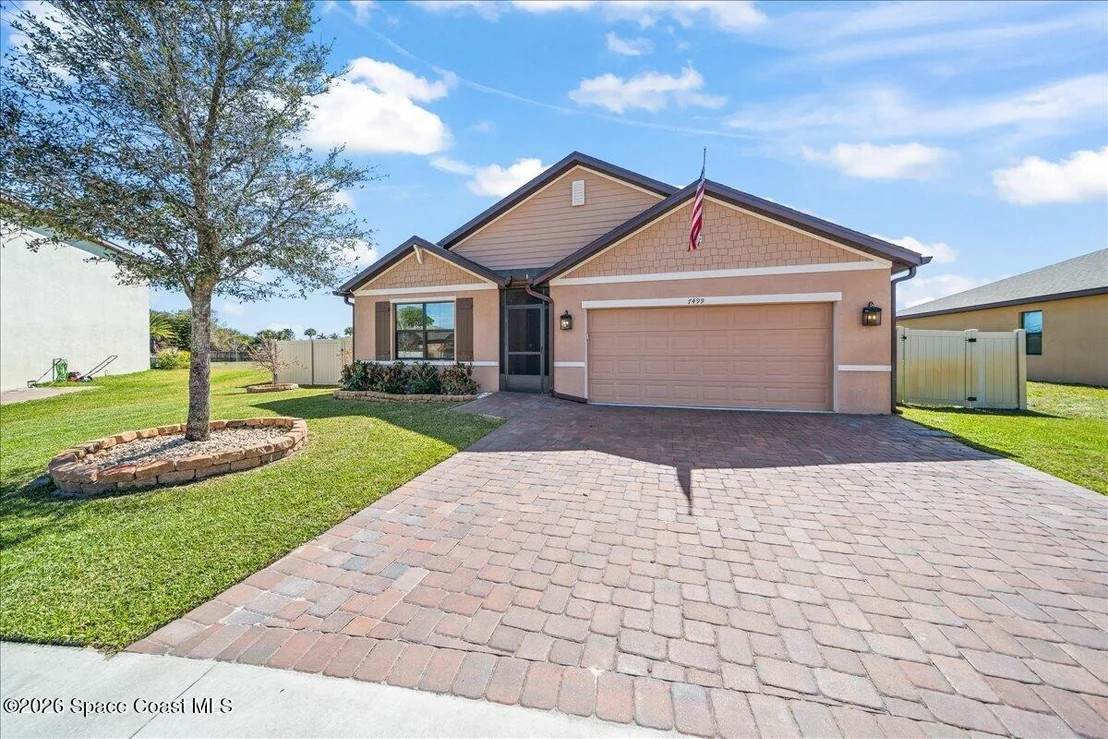 Photo of 7499 Tourmaline Drive