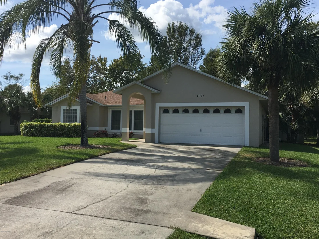 Photo of 4025 57th Terrace