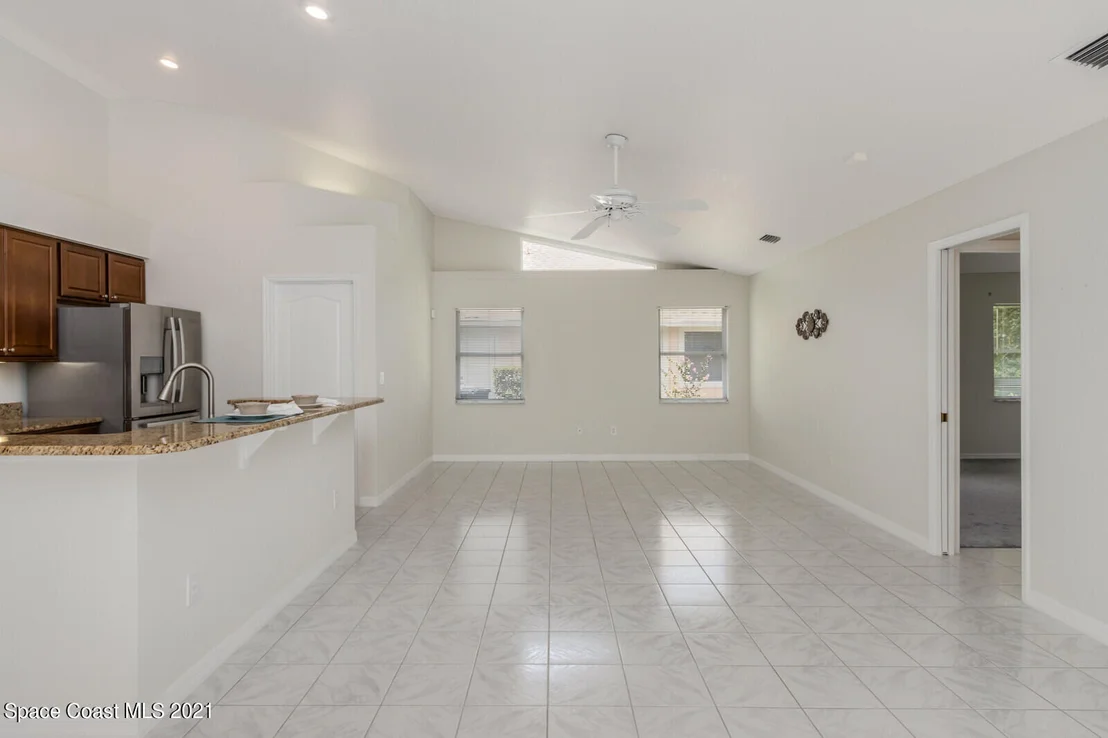 Photo of 461 Kimberly Drive