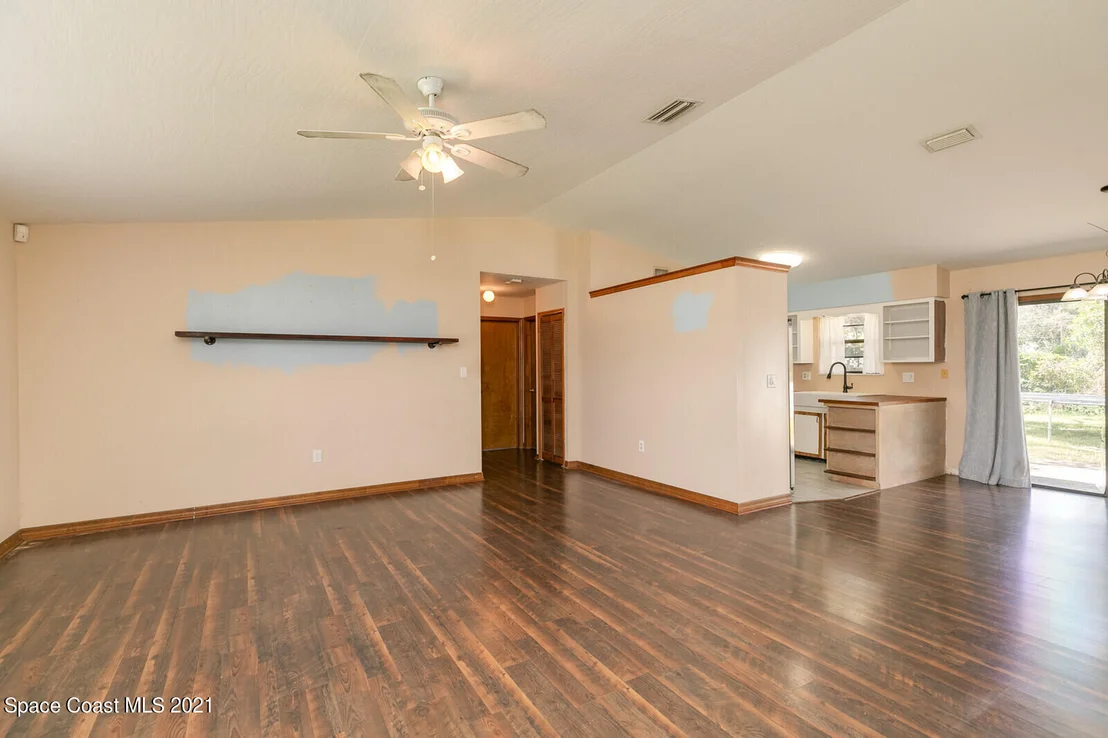 Photo of 6090 Alden Avenue