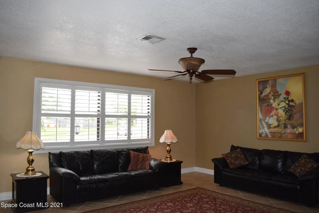 Photo of 895 Jefferson Road