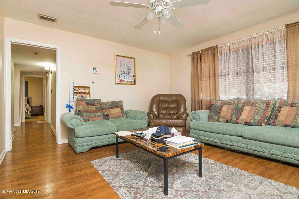 Photo of 1213 Oxford Way