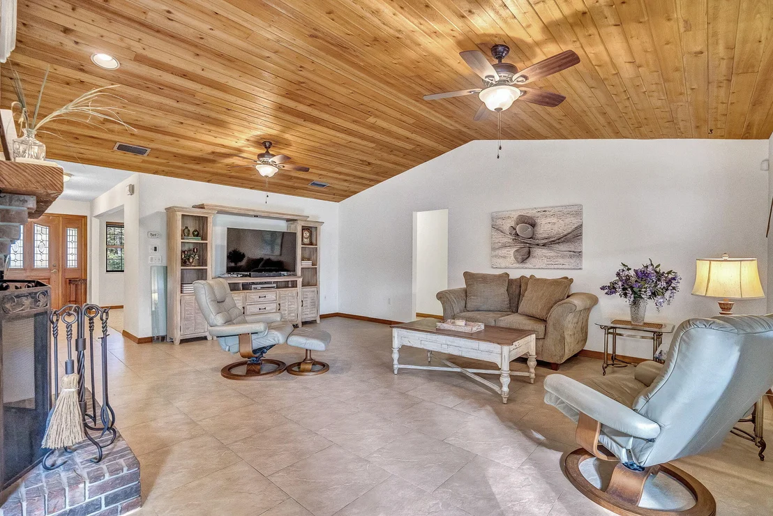 Photo of 1810 Laurel Oak Drive