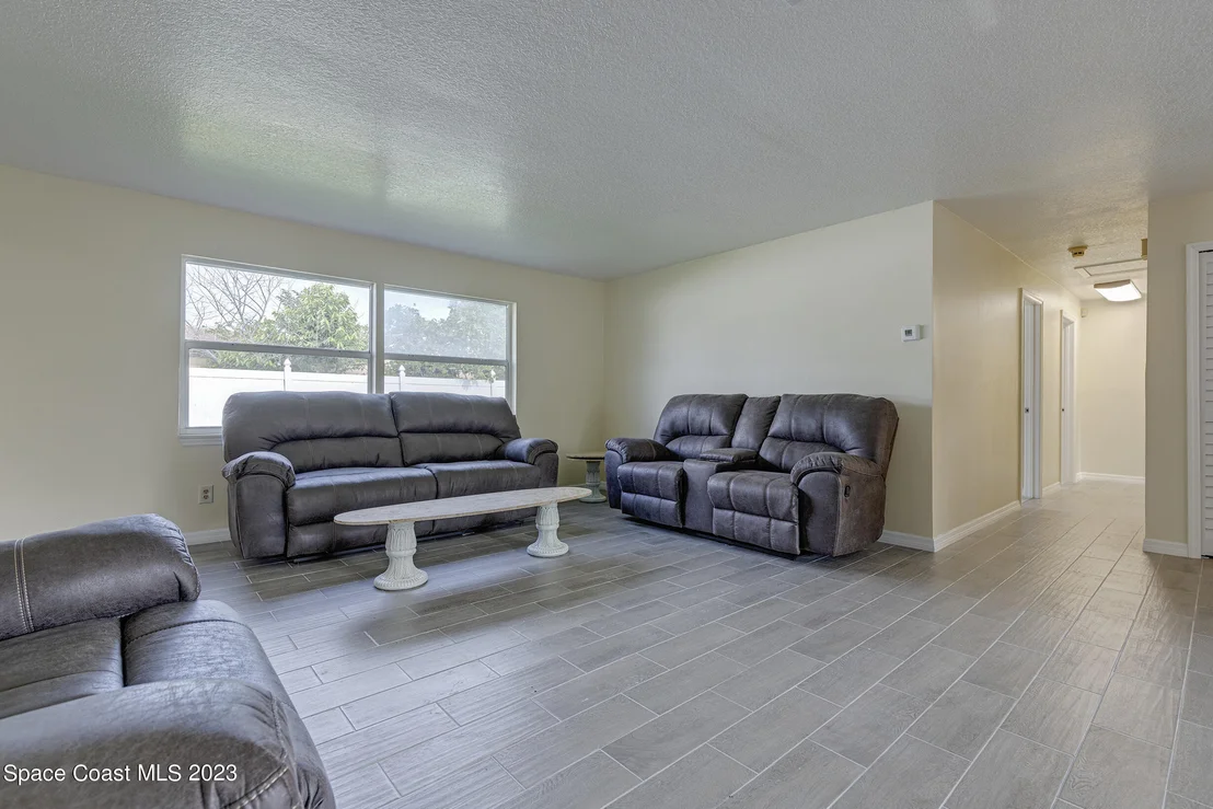 Photo of 1447 Floyd Drive