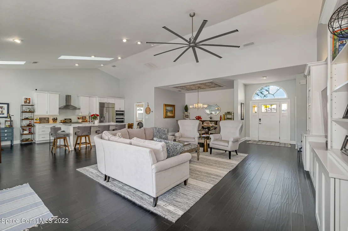 Photo of 914 Palm Brook Drive
