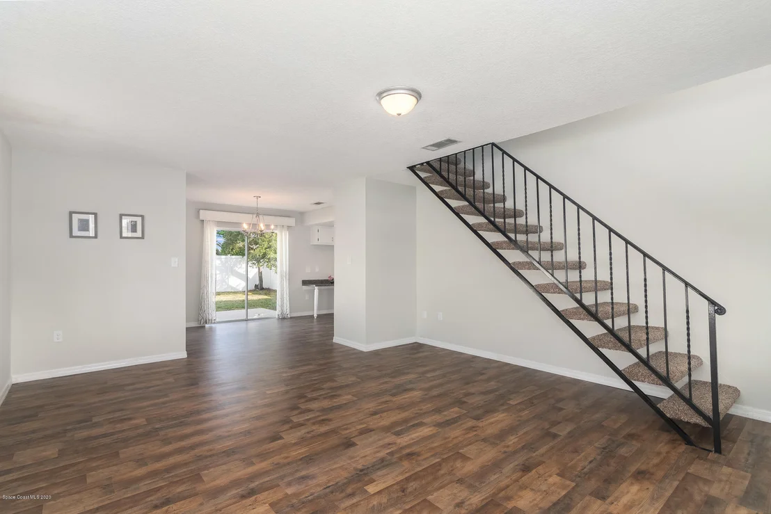 Photo of 272 Provincial Drive