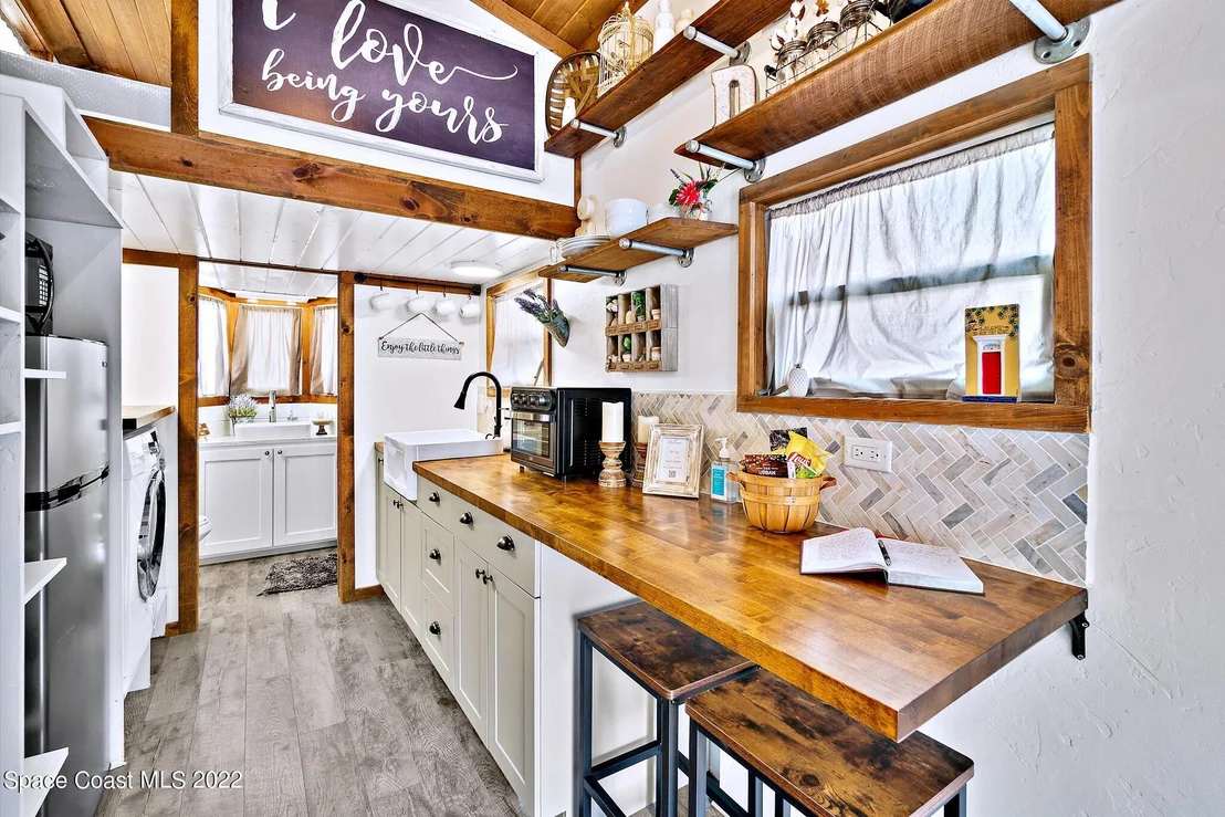 Photo of 130 Oakledge Drive
