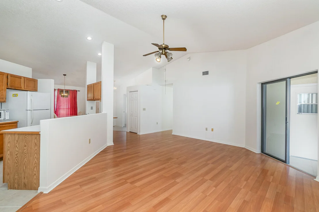 Photo of 569 Balcom Terrace SE