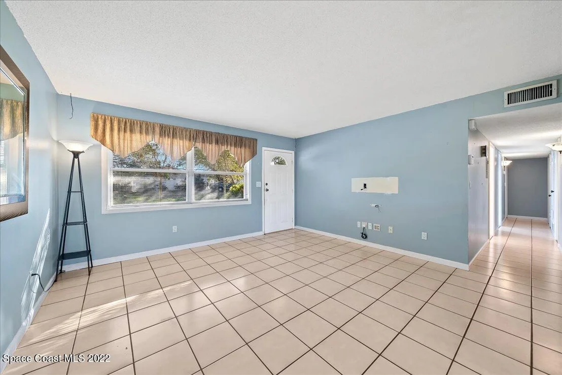 Photo of 668 Hampton Drive NE