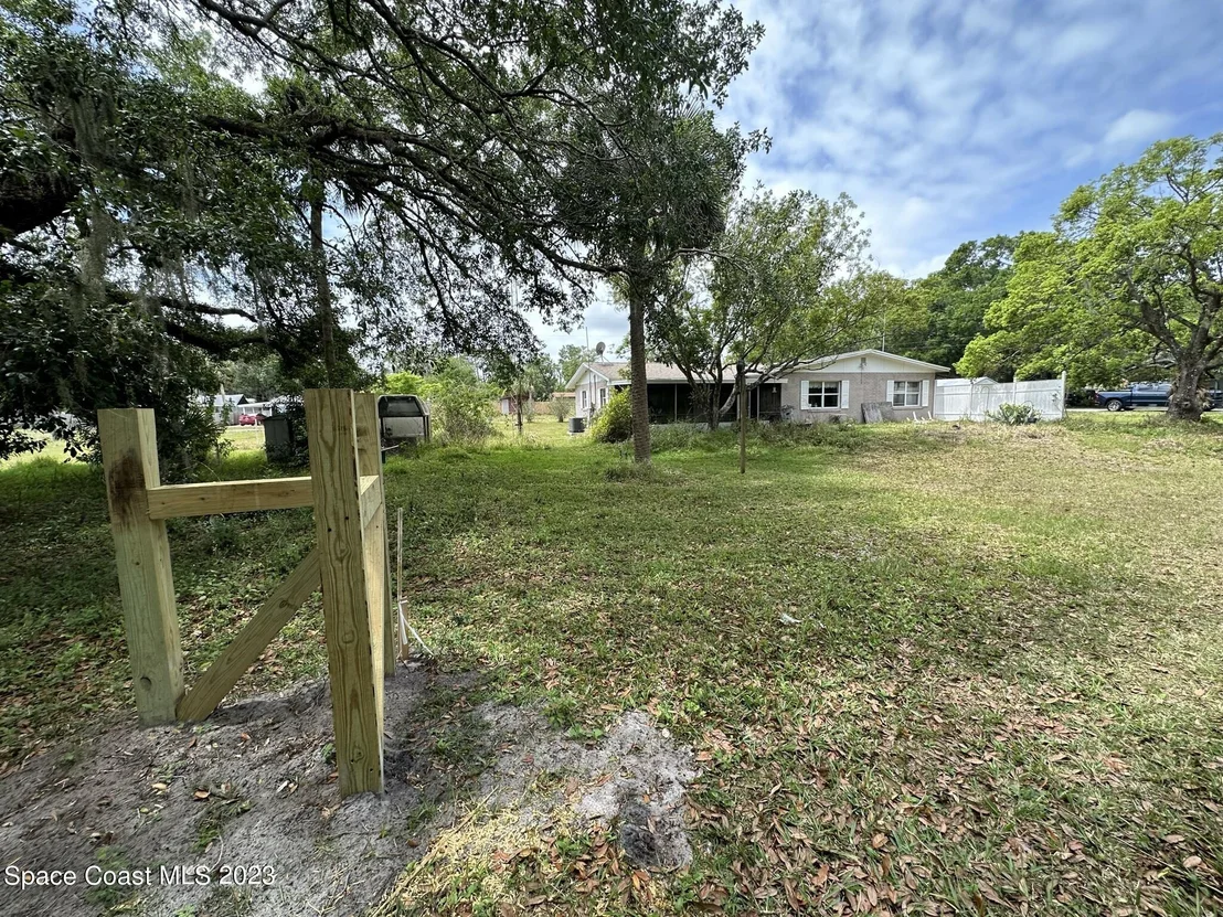 Photo of 5995 Palm Street