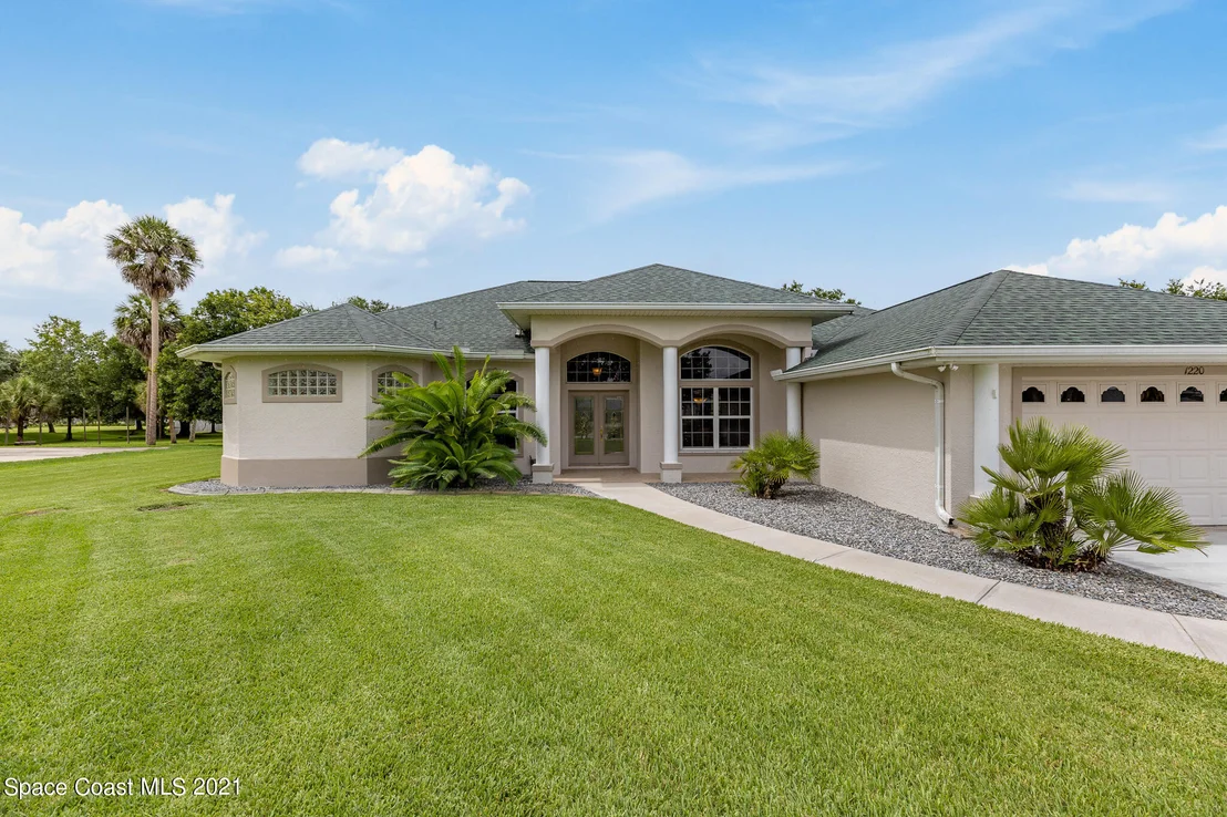 Photo of 1220 Tuckaway Drive