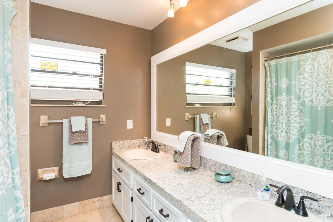 Photo of 1824 Oakwood