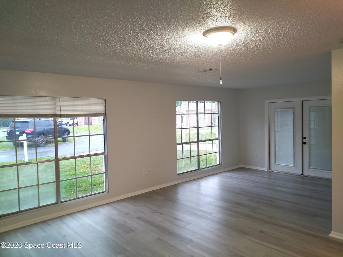 Photo of 693 John Hancock Lane