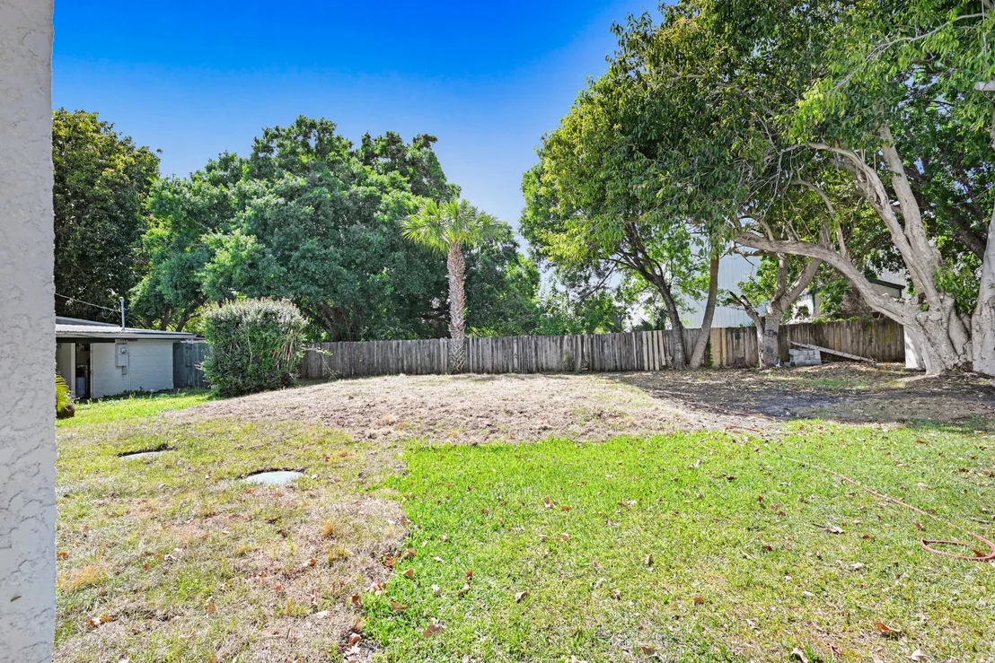 Photo of 447 Helen Street