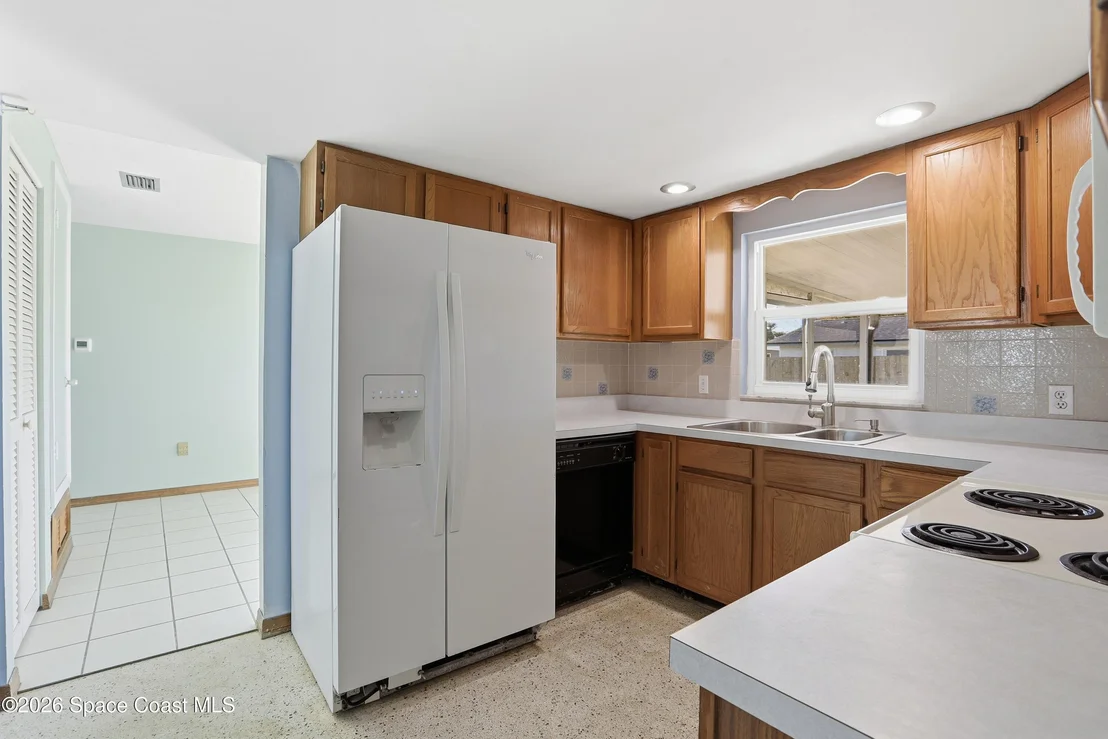 Photo of 875 Kings Post Road